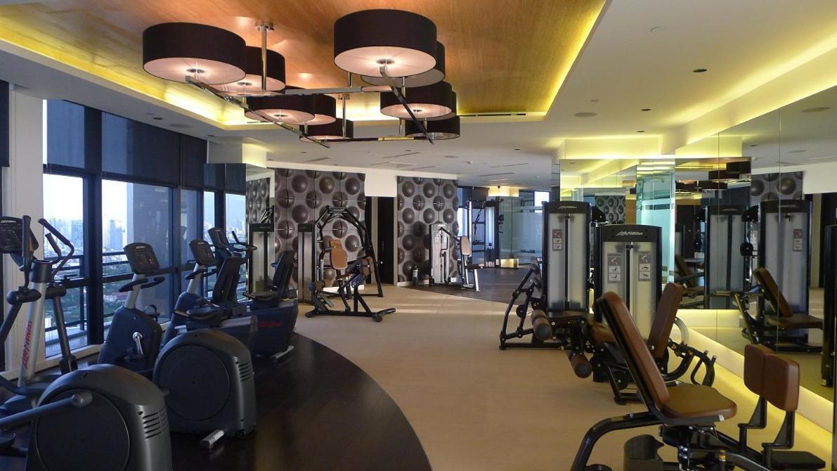 The Gramercy Residences Manille Extérieur photo